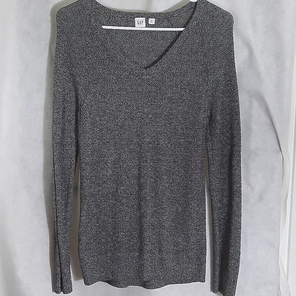 Gap v neck grey sweater NWOT